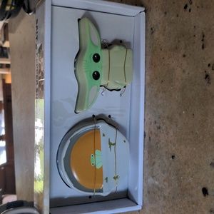 BRAND NEW IN BOX Star Wars Mandalorian Salt and Pepper Shakers